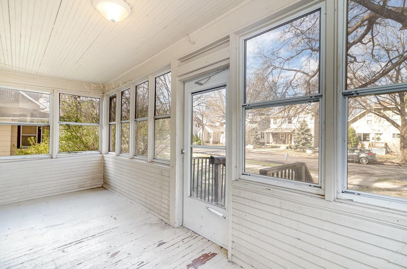 1040 26th Ave SE, Minneapolis, MN 55414