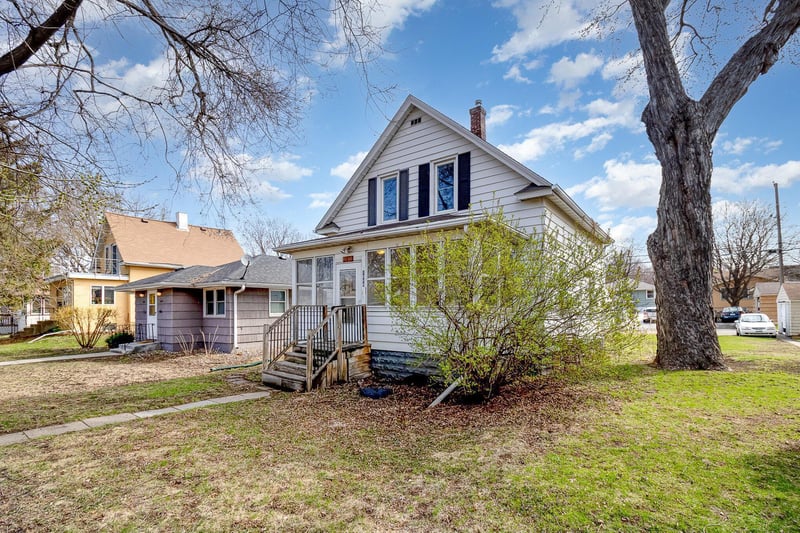 1040 26th Ave SE, Minneapolis, MN 55414