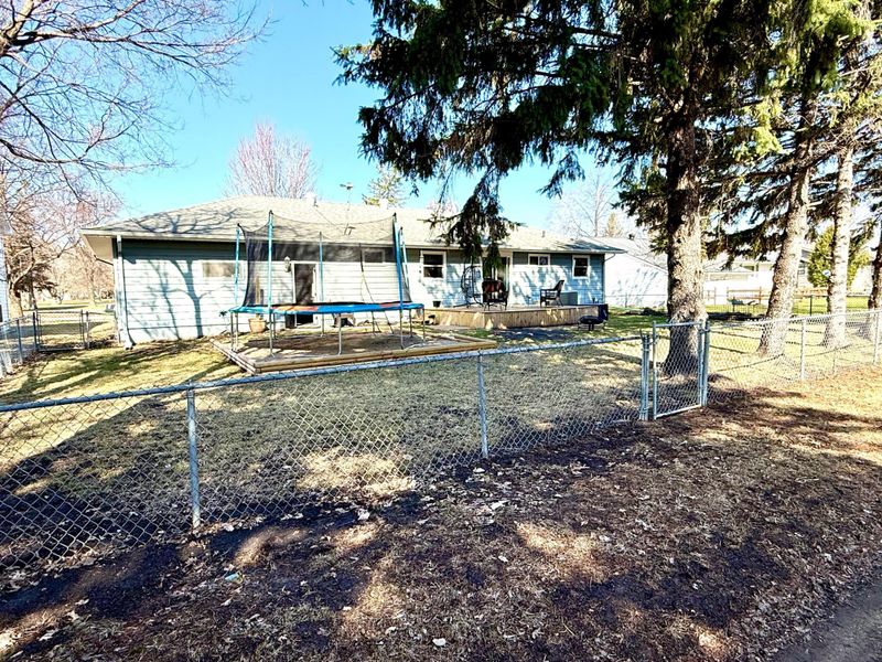 518 Merriam Ave S, Thief River Falls, MN 56701