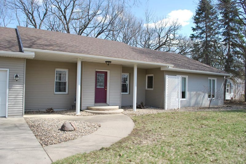 767 Shoreacres Dr, Fairmont, MN 56031