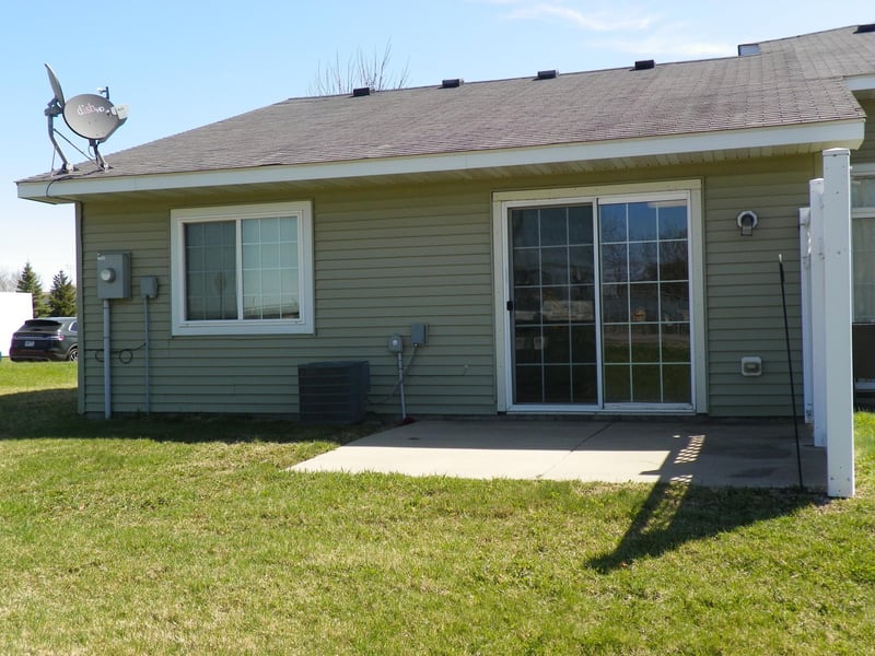 101 Glenshire Blvd S, Watkins, MN 55389