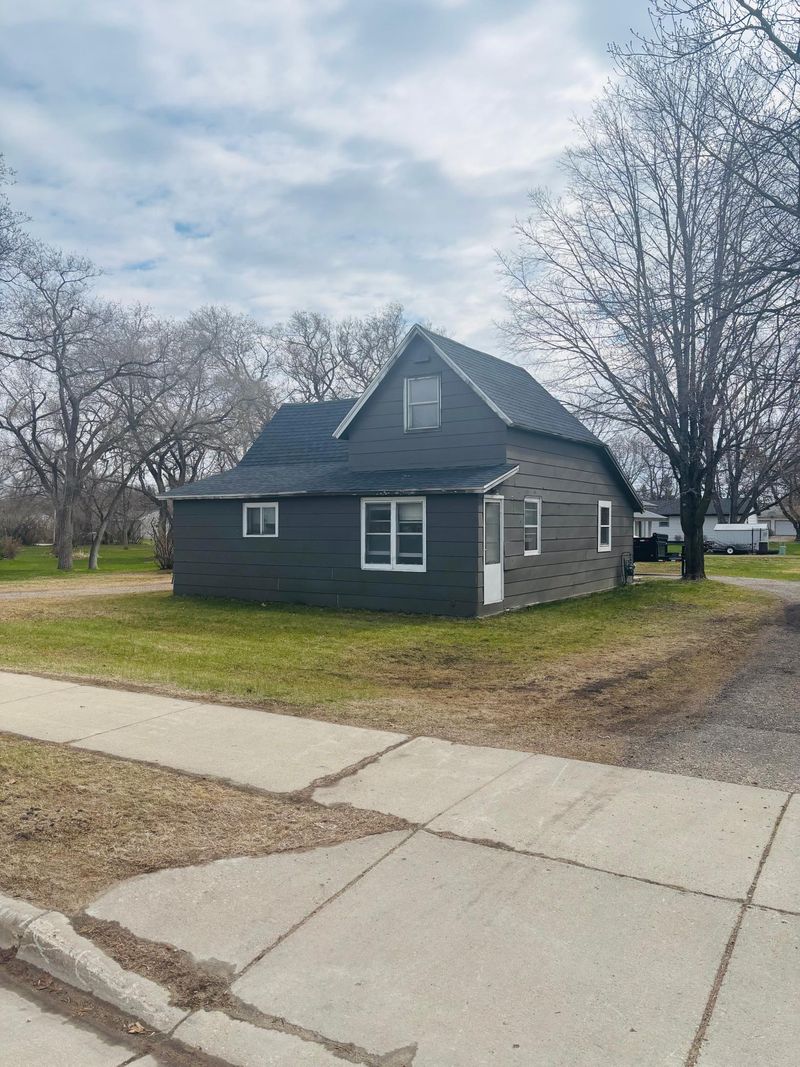104 Douglas Ave, Carlos, MN 56319