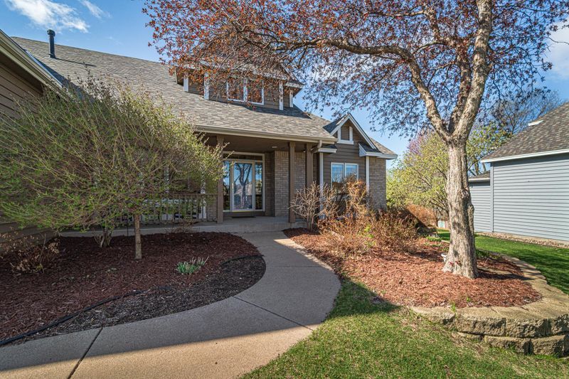 7825 W 96th St, Bloomington, MN 55438