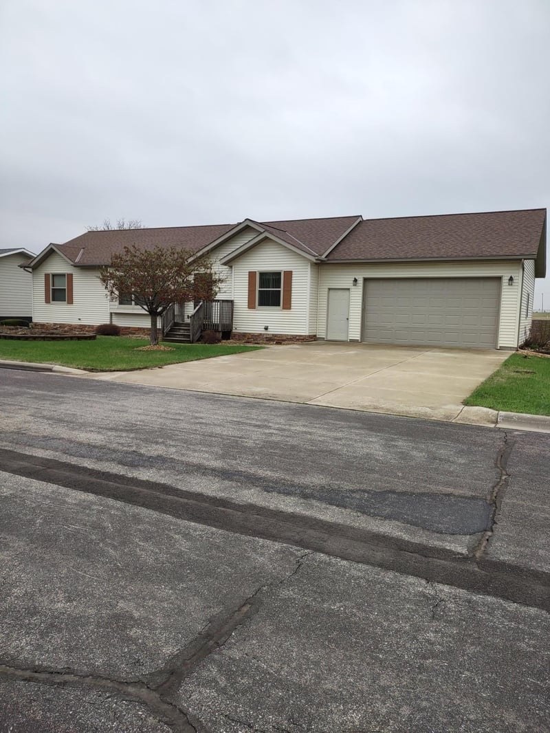 737 Hackberry St, Dawson, MN 56232