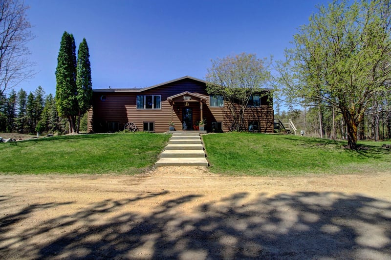 32290 Us 71, Menahga, MN 56464