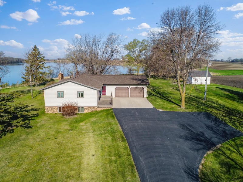 19447 County Road 1, Morris, MN 56267