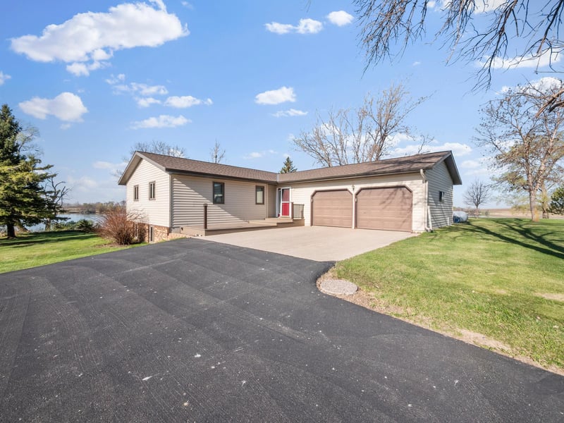 19447 County Road 1, Morris, MN 56267