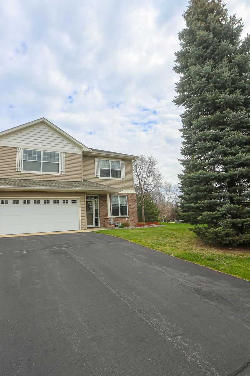 1509 Independence Dr #806, Northfield, MN 55057
