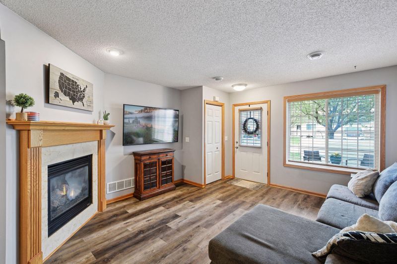 1538 Serenity Ln, Waconia, MN 55387