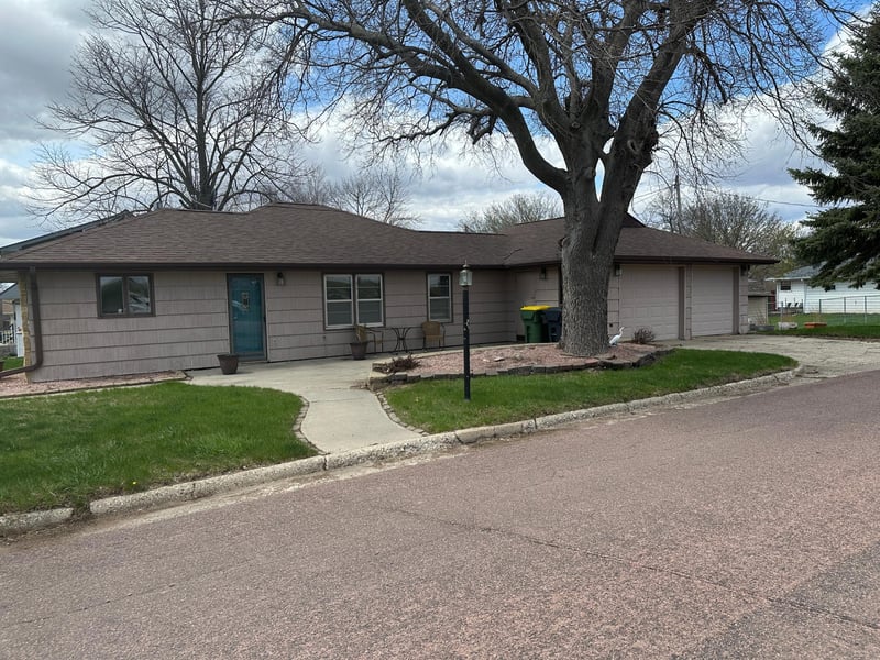 420 4th St E, Jasper, MN 56144
