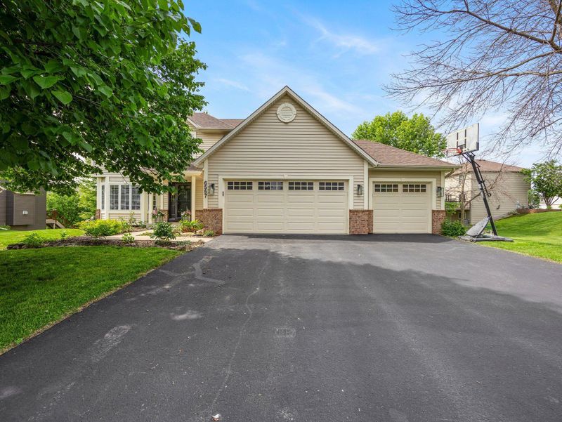 6557 Wildflower Dr S, Cottage Grove, MN 55016