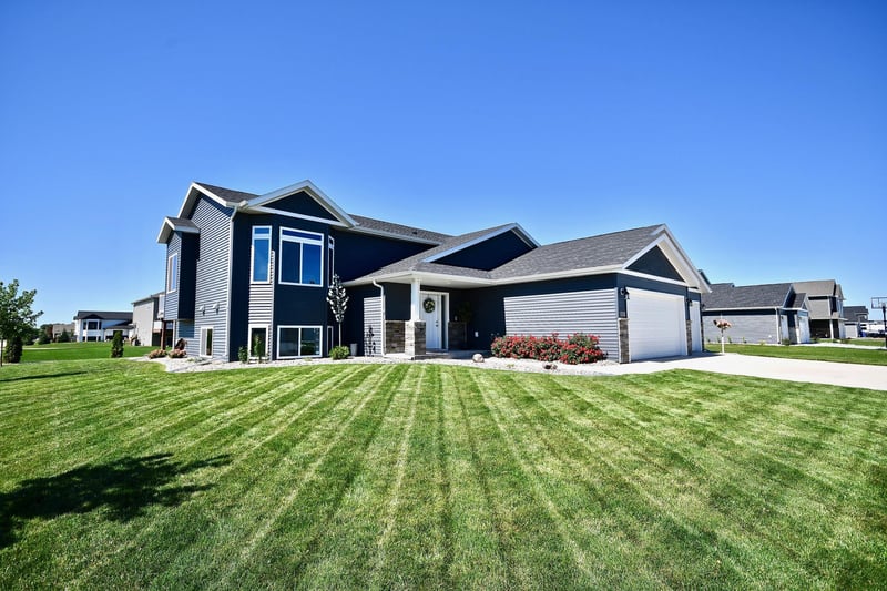 111 17th St SE, Barnesville, MN 56514