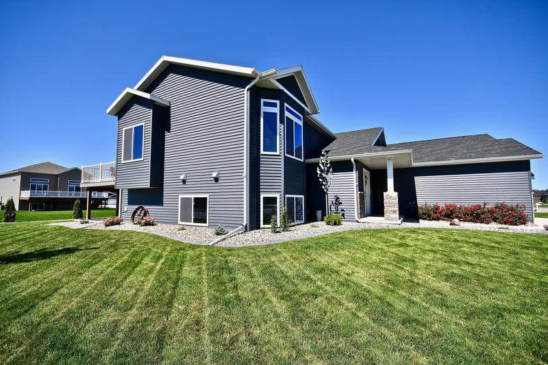 111 17th St SE, Barnesville, MN 56514