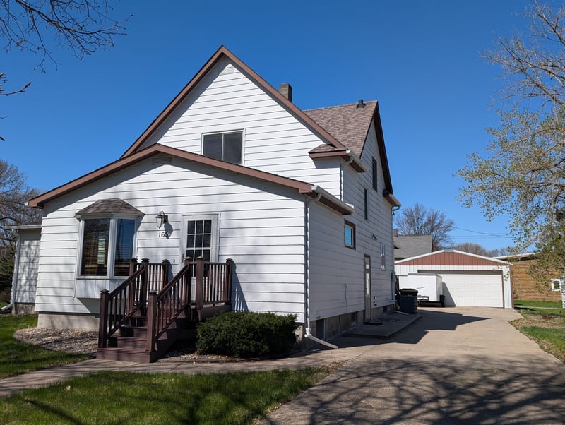 165 N Oak St, Vesta, MN 56292