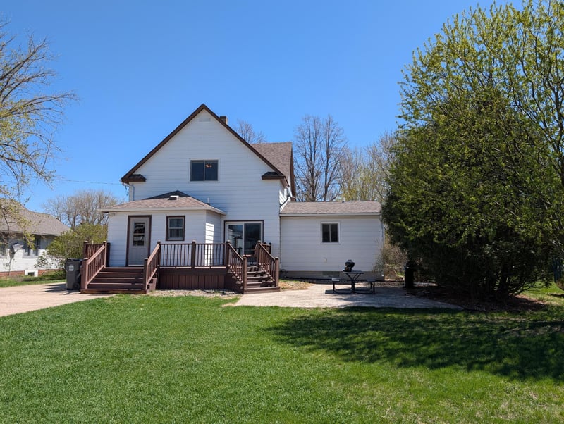 165 N Oak St, Vesta, MN 56292