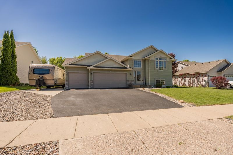 822 Emerson Ave N, Montrose, MN 55363