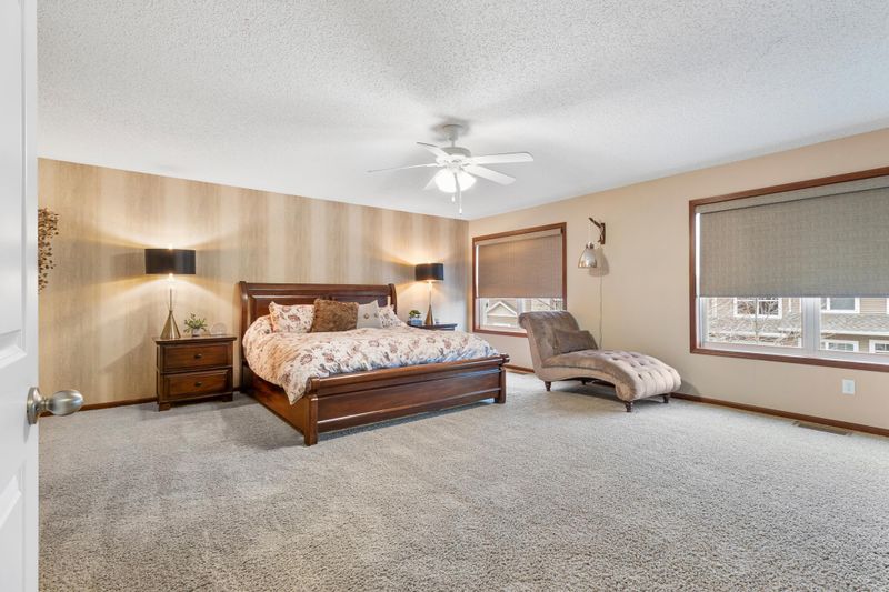 1960 Commonwealth Blvd #7, Chanhassen, MN 55317