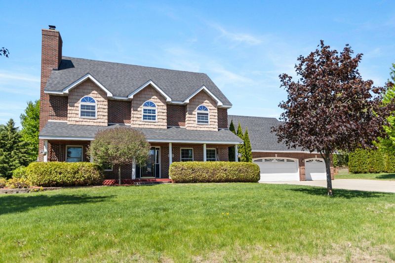 2606 Hulett Ct, Faribault, MN 55021