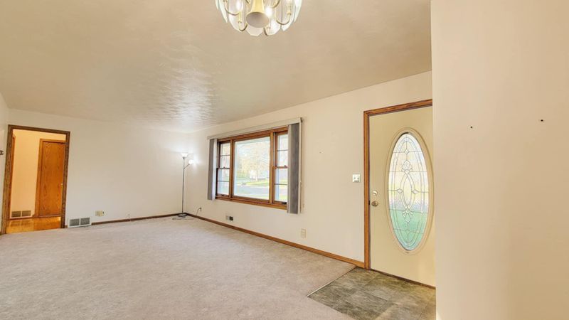 8690 Greenway Ave S, Cottage Grove, MN 55016