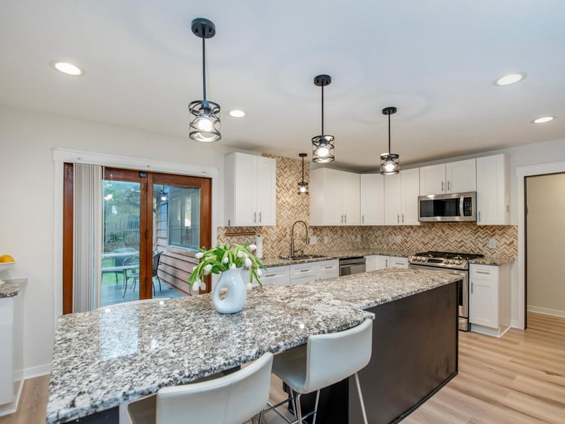 2415 Edgerton St, Little Canada, MN 55117