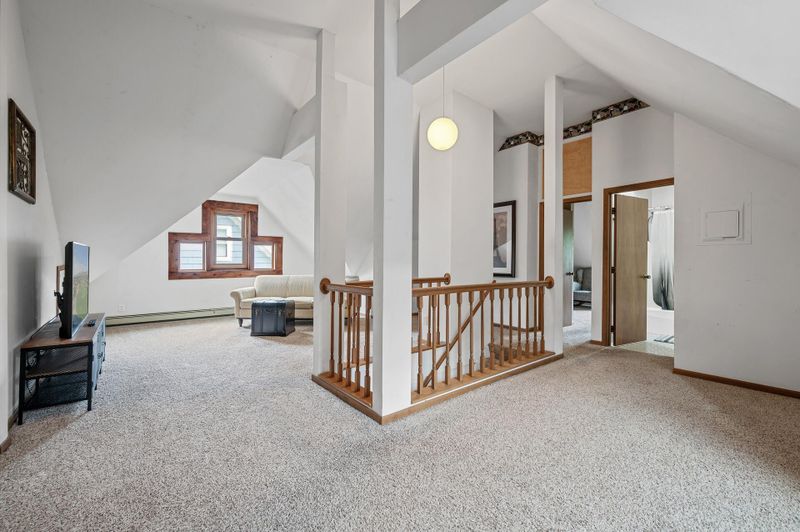 1005 Mclean Ave, Saint Paul, MN 55106