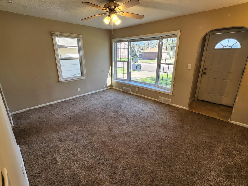 1213 12th St E, Glencoe, MN 55336