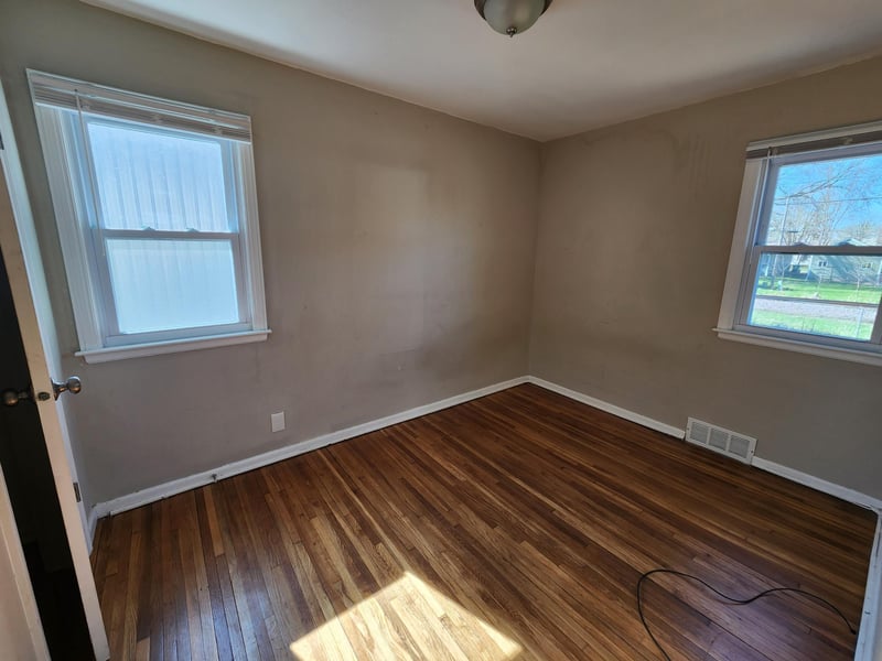 1213 12th St E, Glencoe, MN 55336