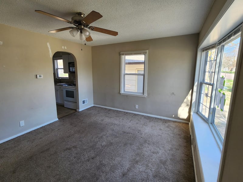 1213 12th St E, Glencoe, MN 55336