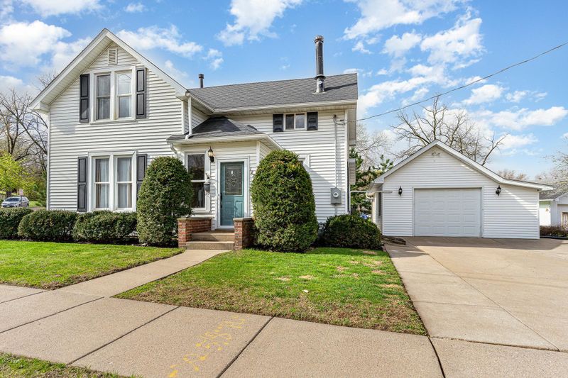 1228 Sylvan St, Red Wing, MN 55066