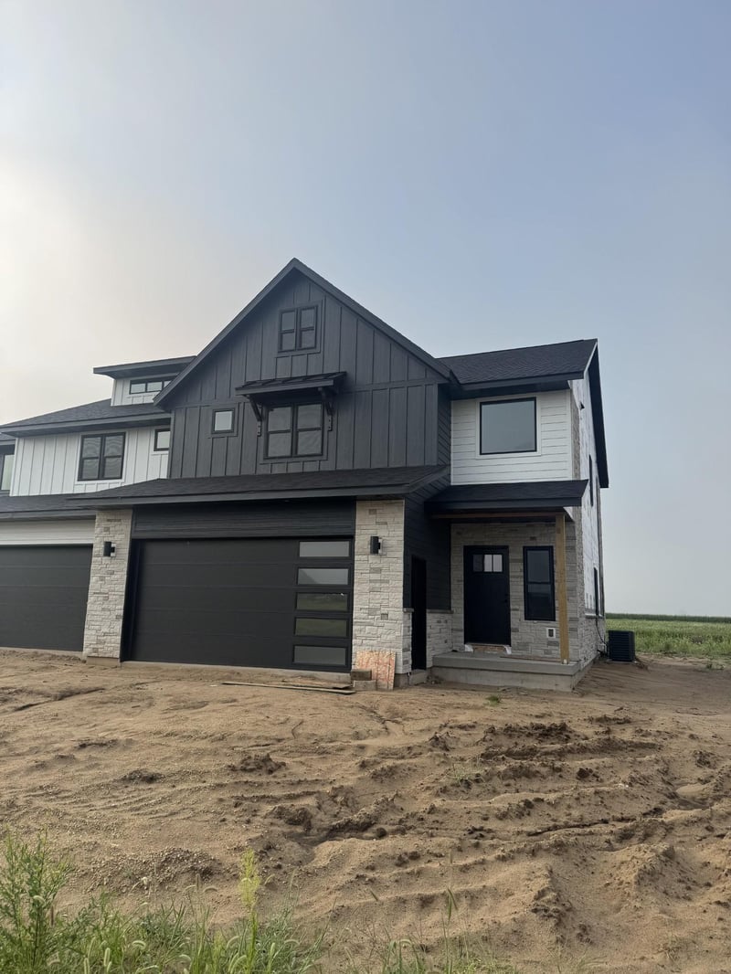 1620 Red Clover St, Holmen, WI 54636