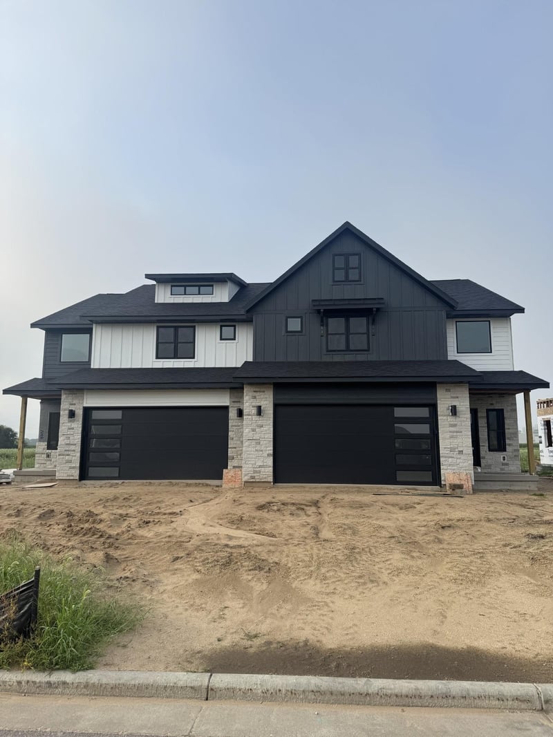 1620 Red Clover St, Holmen, WI 54636
