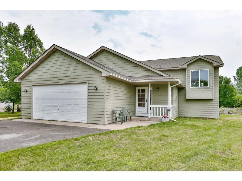 40659 Finley Rd, North Branch, MN 55056