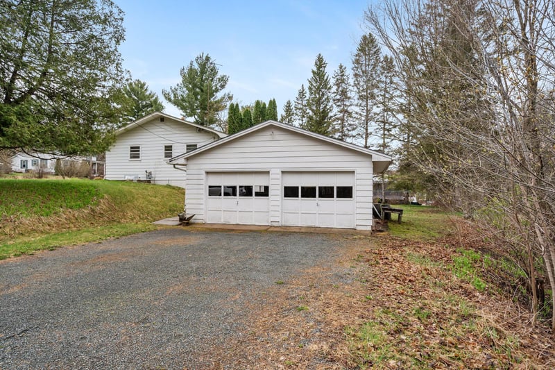 491 West St, Taylors Falls, MN 55084