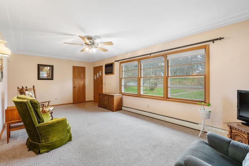 491 West St, Taylors Falls, MN 55084