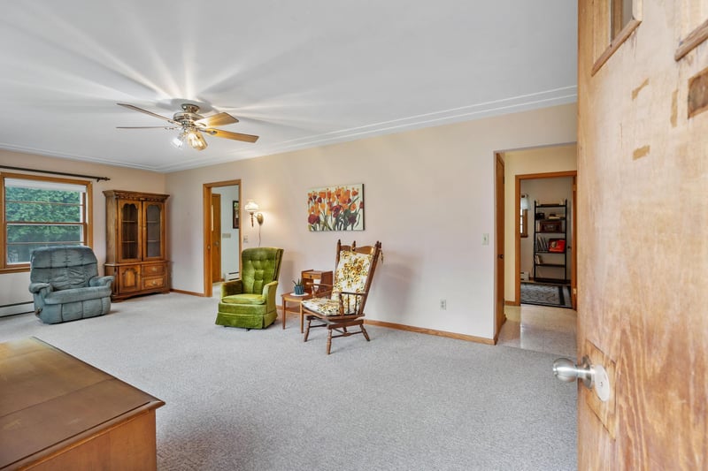 491 West St, Taylors Falls, MN 55084