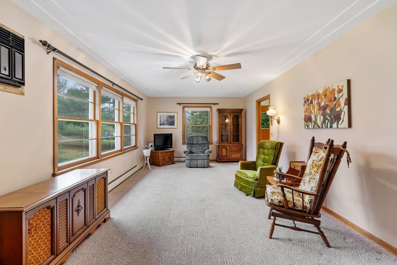 491 West St, Taylors Falls, MN 55084