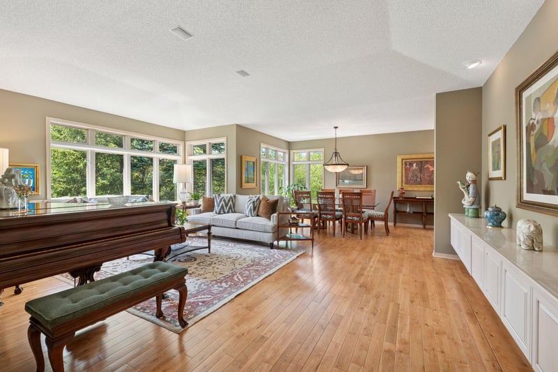 7057 Crowne Oak Rd, Eden Prairie, MN 55344