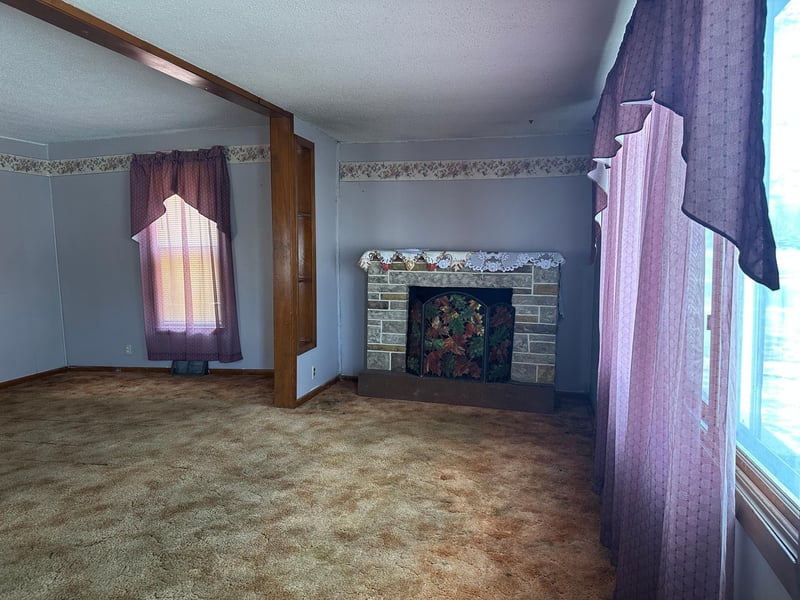 207 N Kniss Ave, Luverne, MN 56156
