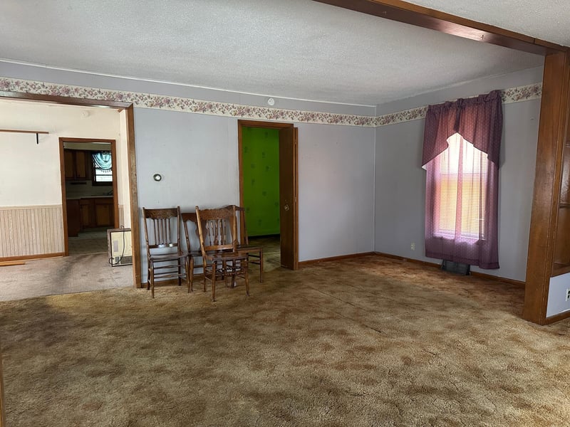 207 N Kniss Ave, Luverne, MN 56156