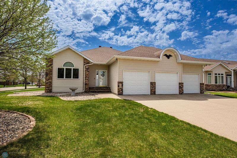545 43rd Ave S, Moorhead, MN 56560