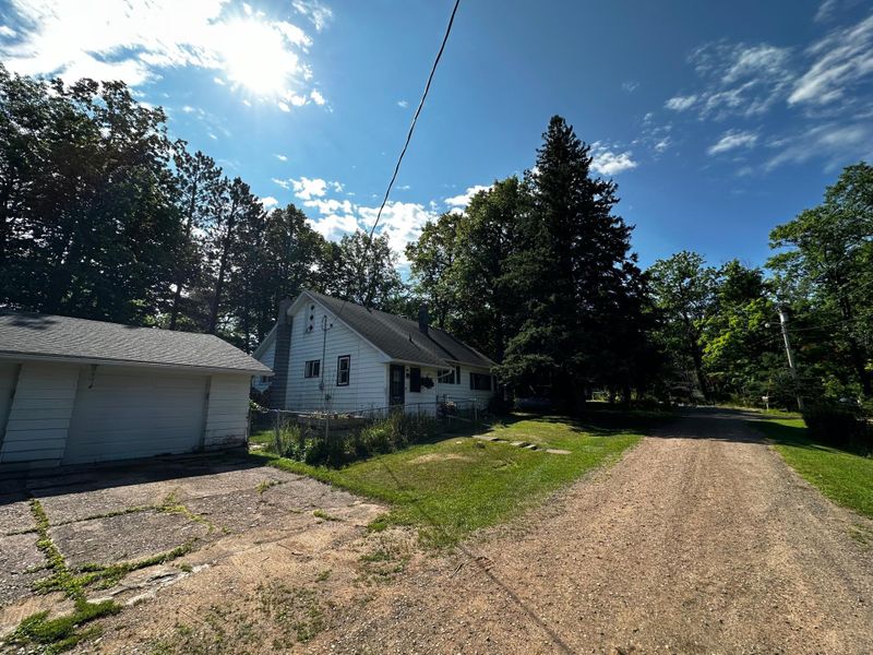 8372 Garden St, Kerrick, MN 55756