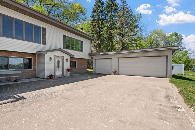 9984 Bonnie Glen Pw, Chisago City, MN 55013