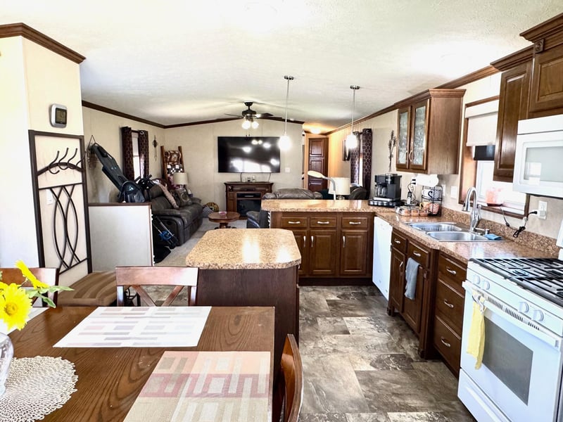 610 Tamarack St, Badger, MN 56714