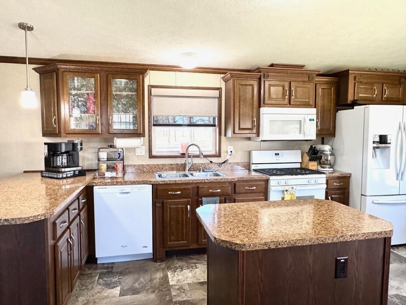 610 Tamarack St, Badger, MN 56714