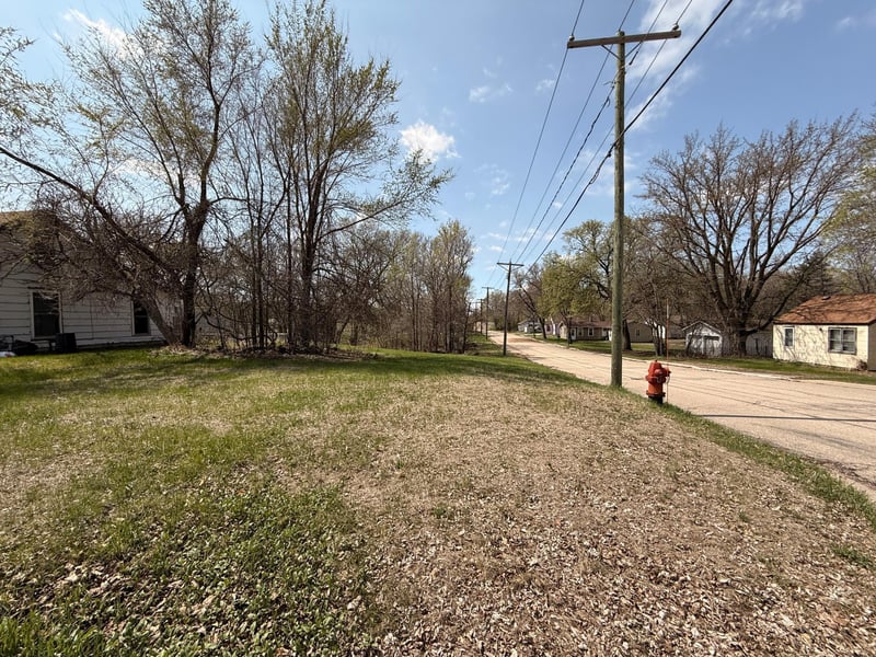 249 N Nelson St, Appleton, MN 56208