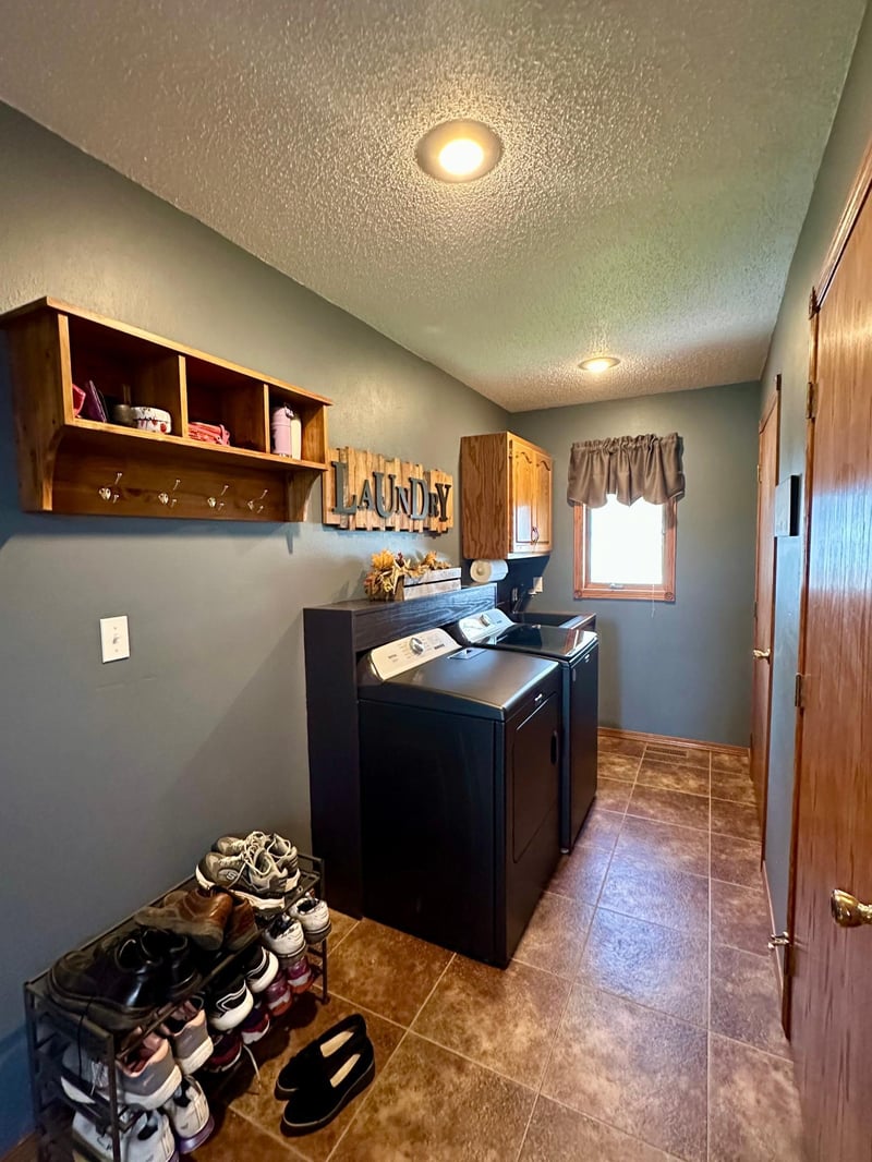120 S Buckingham St, Hardwick, MN 56134