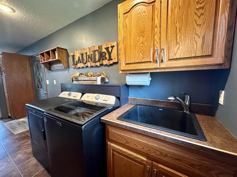 120 S Buckingham St, Hardwick, MN 56134