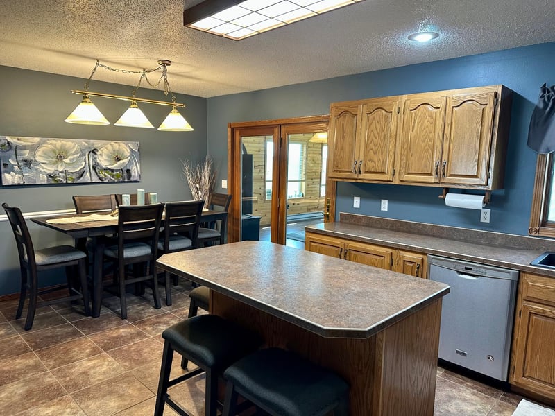 120 S Buckingham St, Hardwick, MN 56134
