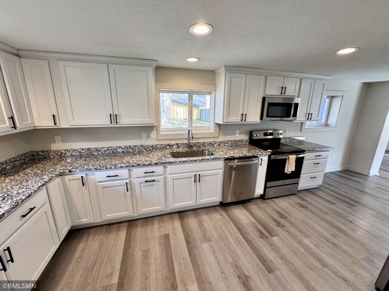 1914 Lombardy Ln, White Bear Lake, MN 55110