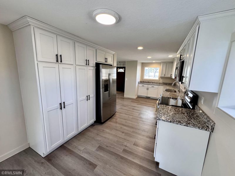 1914 Lombardy Ln, White Bear Lake, MN 55110